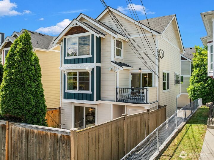 Property Photo:  511  Martin Luther King Jr Way S  WA 98144 