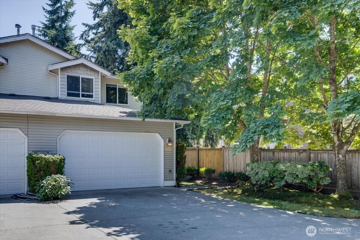 Property Photo: 1526 121 Street SW 14 WA 98204