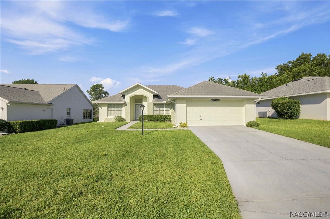 Property Photo:  4210 N Mae West Way  FL 34465 