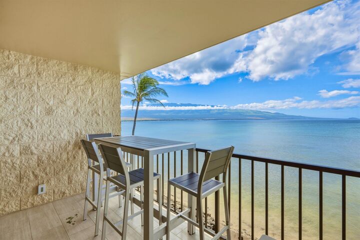 Property Photo: 250 Hauoli St 417 HI 96793
