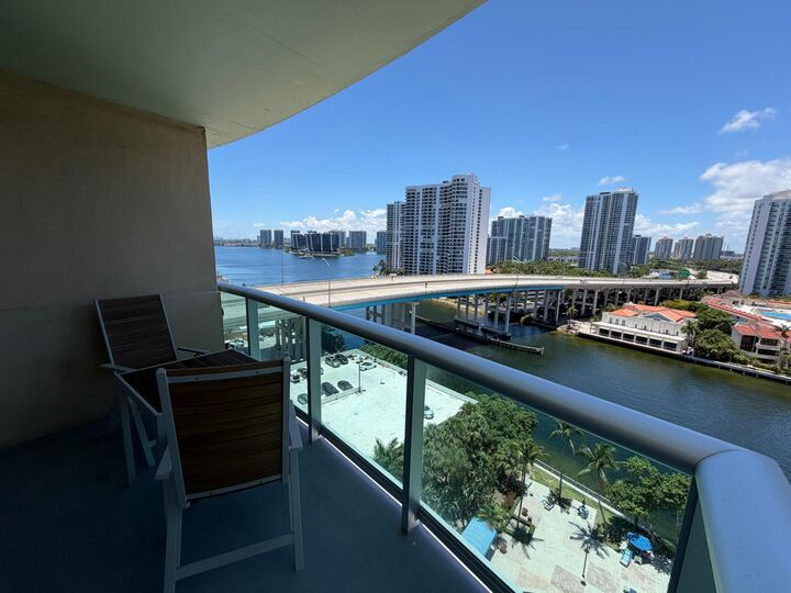 Property Photo: 19390 Collins Avenue 1405 FL 33160