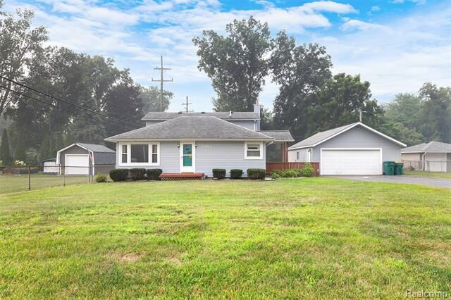 Property Photo: 37483 Barth Street MI 48174