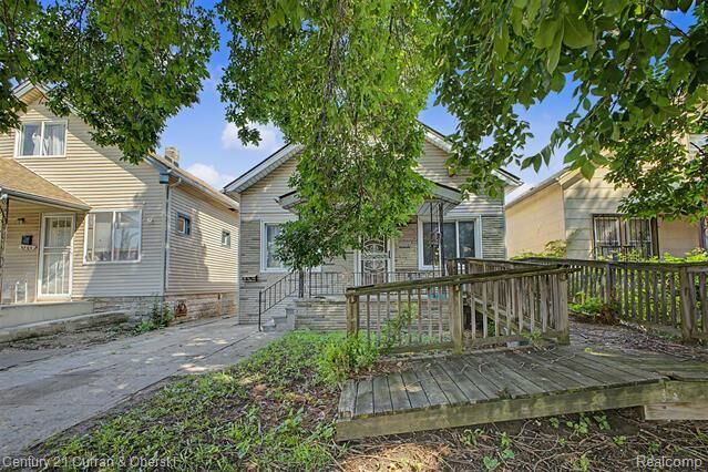 Property Photo:  8040 Kirkwood Street  MI 48210 
