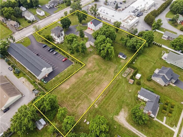 Property Photo: 2967 East Main Road RI 02871