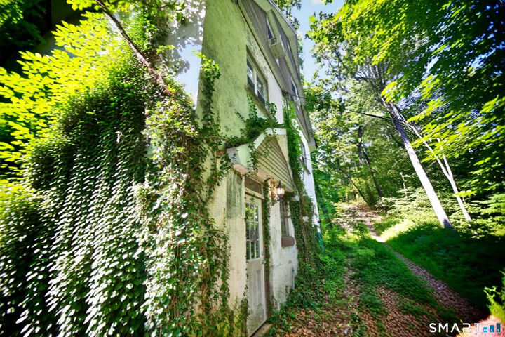 Property Photo: 180 Fresh Meadow Lane CT 06461
