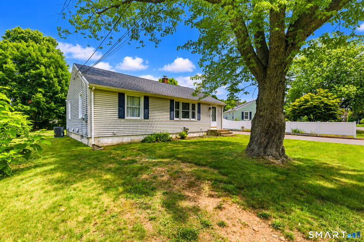 Property Photo:  13 Parkview Road  CT 06492 