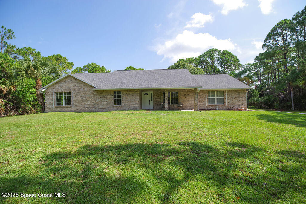 Property Photo: 4610 Whipple Hollow Road FL 32934