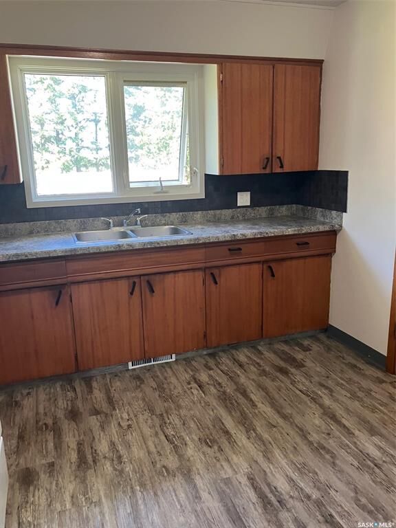 Property Photo: 408 6th Avenue NW SK S0A 1N0