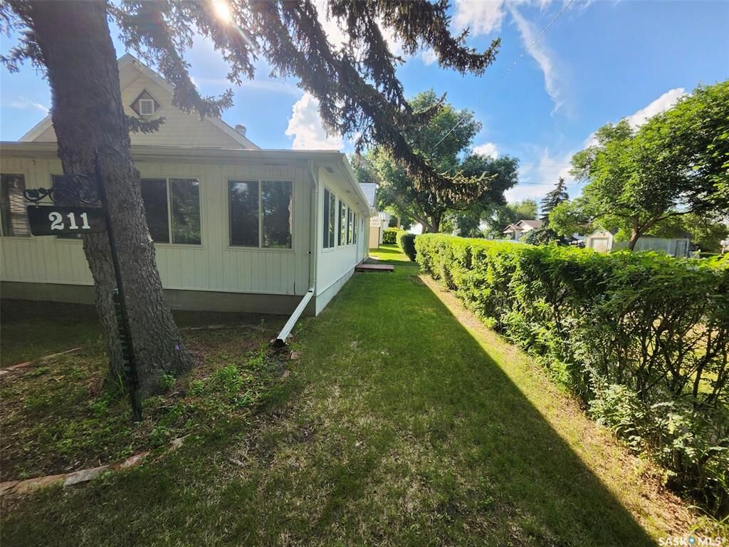 Property Photo: 211 Banner Street SK S0N 1X0