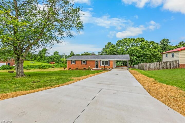 Property Photo: 220 Kerner Knolls Drive NC 27284