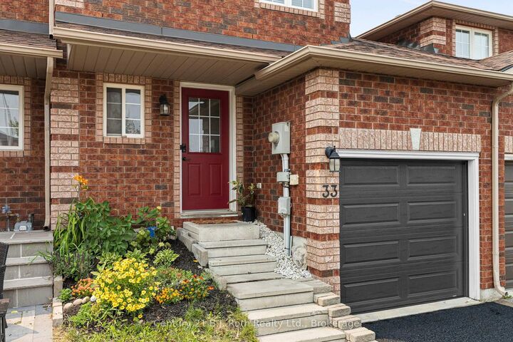 Property Photo:  33 Courtney Crescent  ON L4N 5S7 