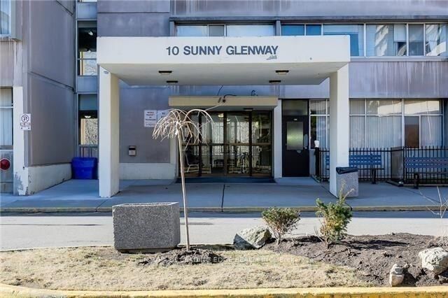 Property Photo:  10 Sunny Glenway 1110  ON M3C 2Z3 