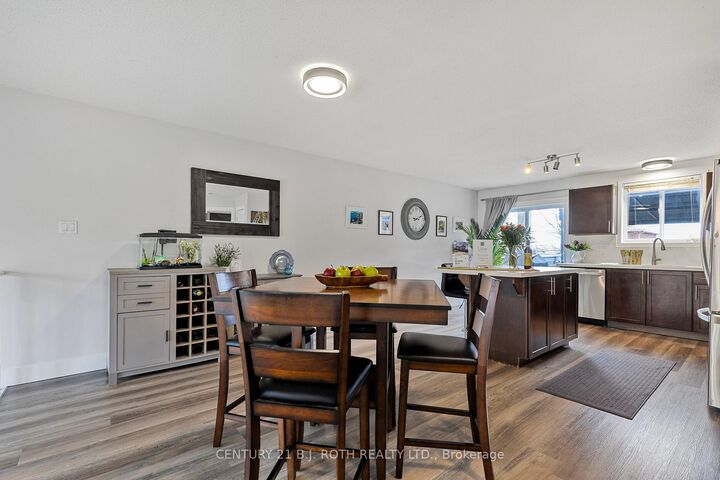 Property Photo:  11 Masters Drive  ON L4M 6W4 