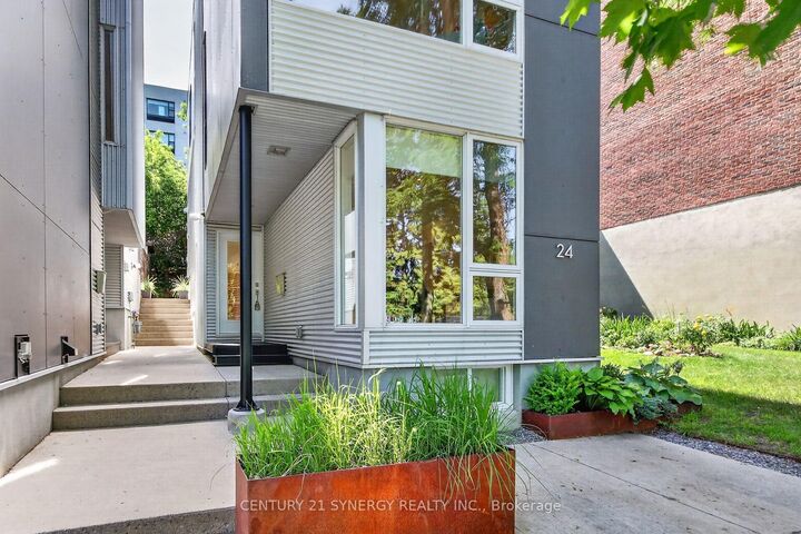 Property Photo:  24 Stonehurst Avenue  ON K1Y 1R4 