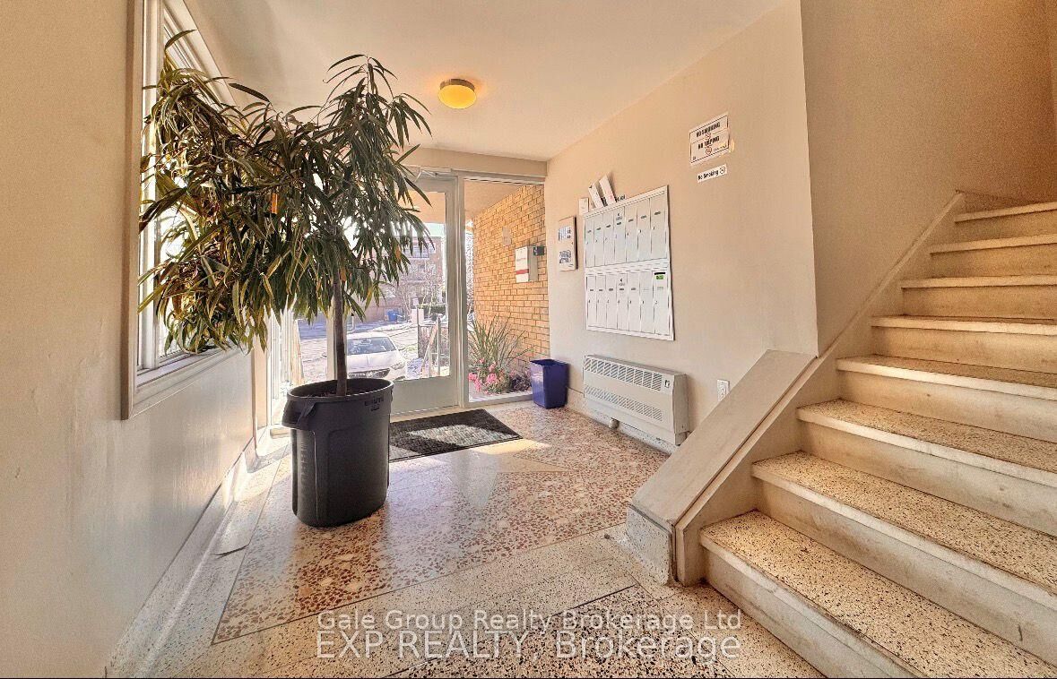 Property Photo: 5 Paisley Boulevard E 102 ON L6A 1P3