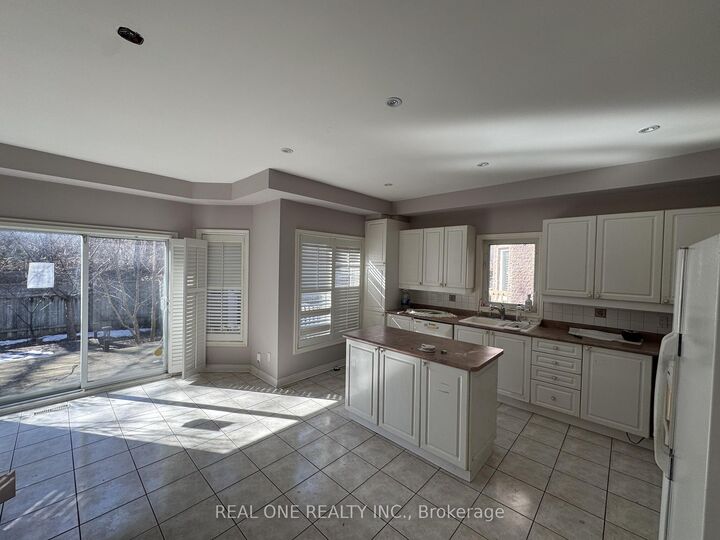 Property Photo: 3022 Bayview Avenue ON M2N 5L1
