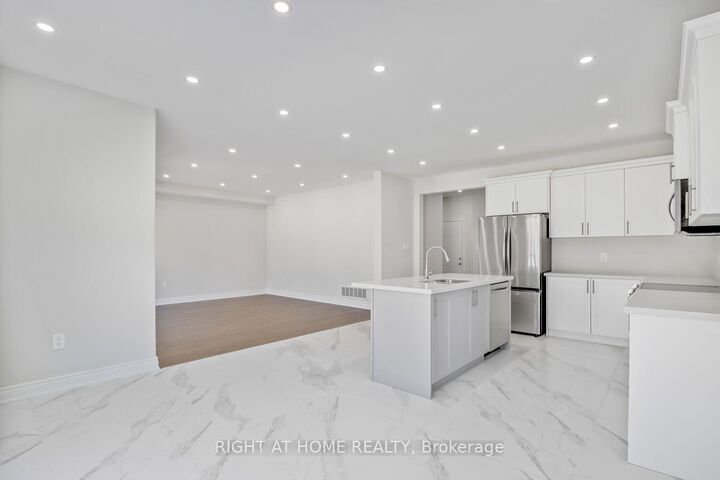 Property Photo: 2984 Monarch Drive ON L3V 8M7