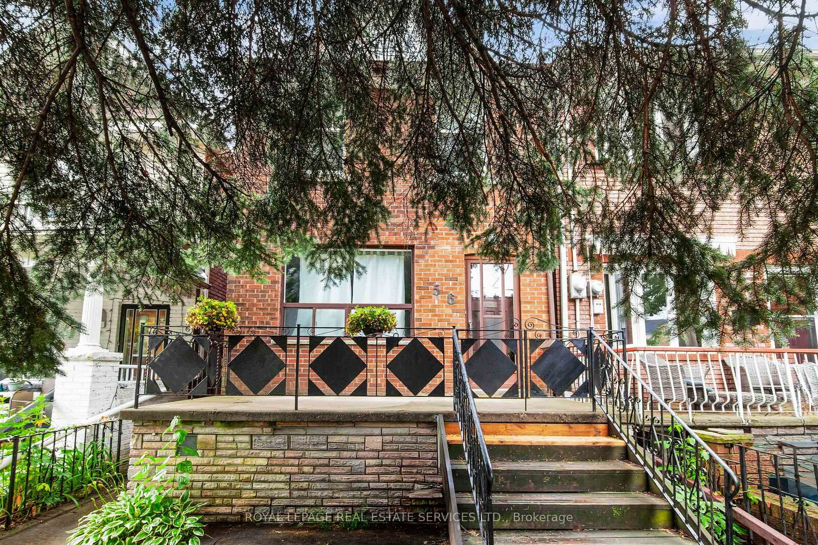 Property Photo: 56 Arlington Avenue ON M6G 3K8