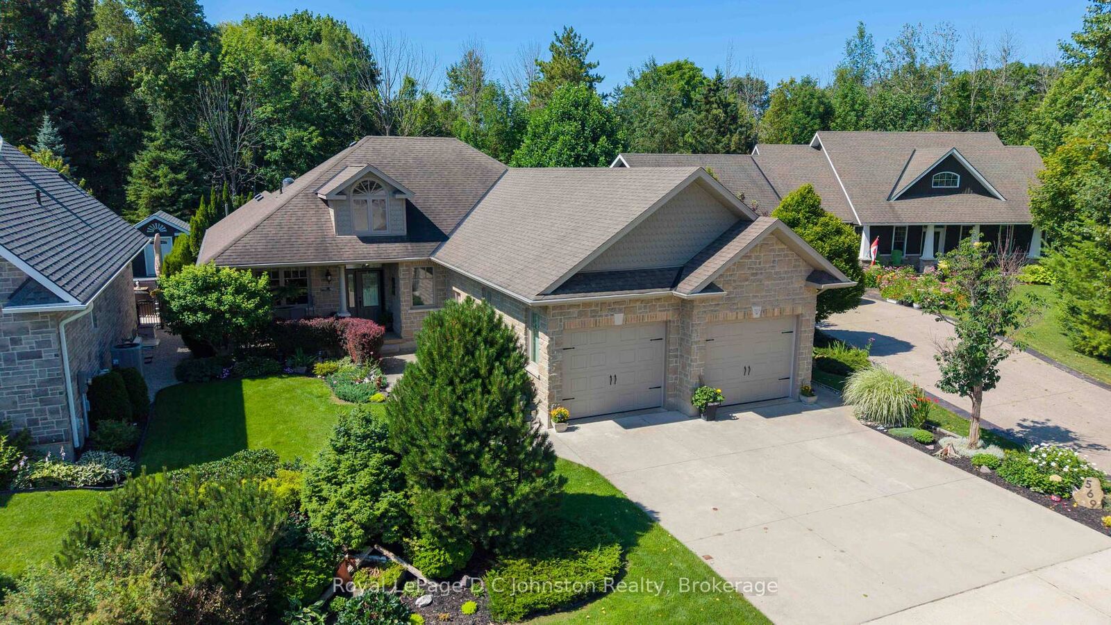 Property Photo: 569 Creekwood Drive ON N0H 2L0