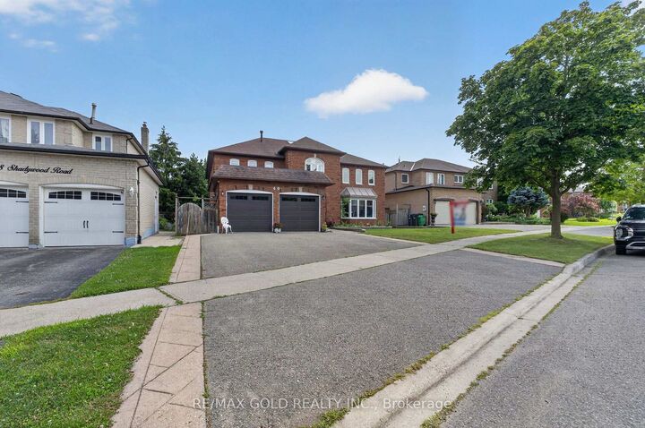 Property Photo: 40 Shadywood Road ON L6Z 4M1