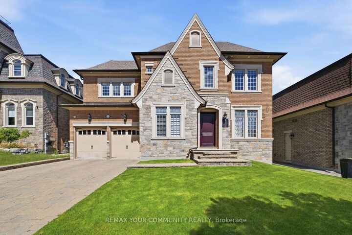 Property Photo: 35 Annsleywood Court ON L4H 3N5