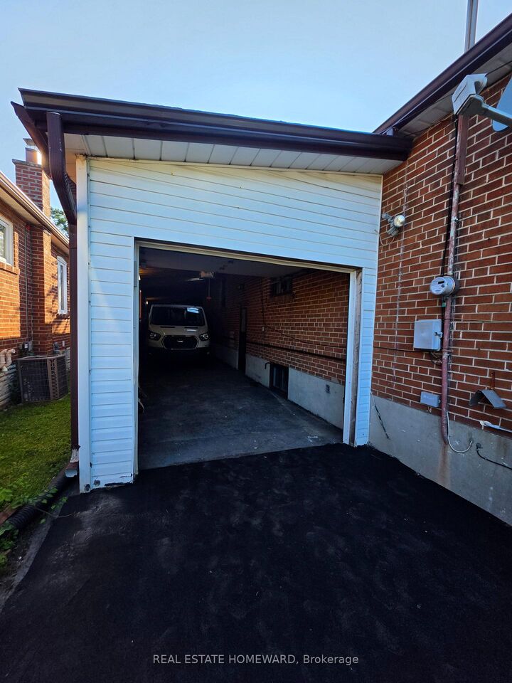 Property Photo: 30 Beacon Road ON M1P 1G7