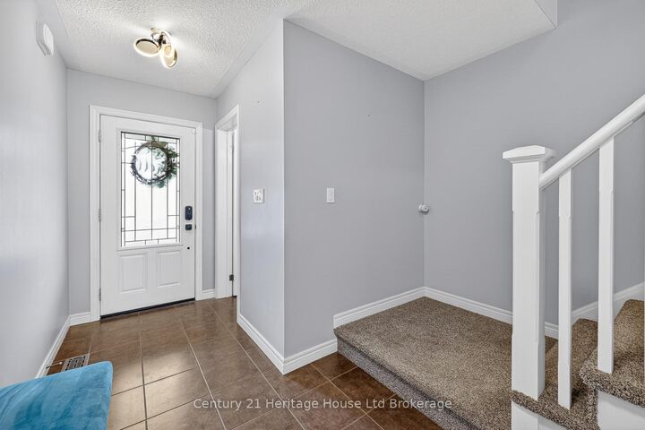 Property Photo:  1180 Caen Avenue  ON N4T 0G3 