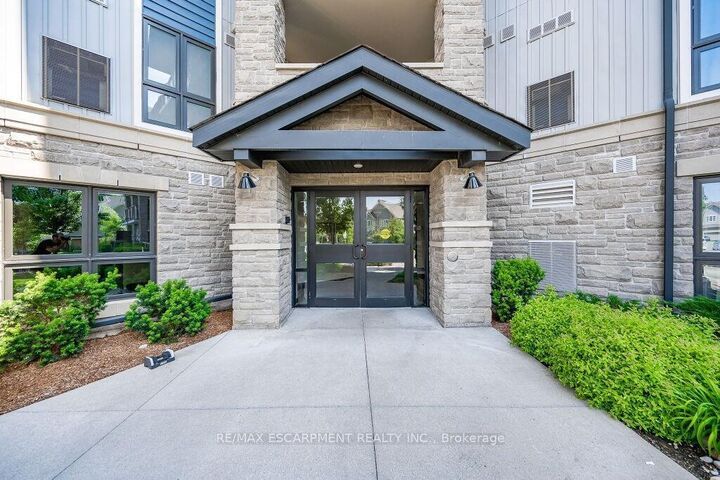 Property Photo: 50 Bryan Court Ll04 ON N2A 4N4
