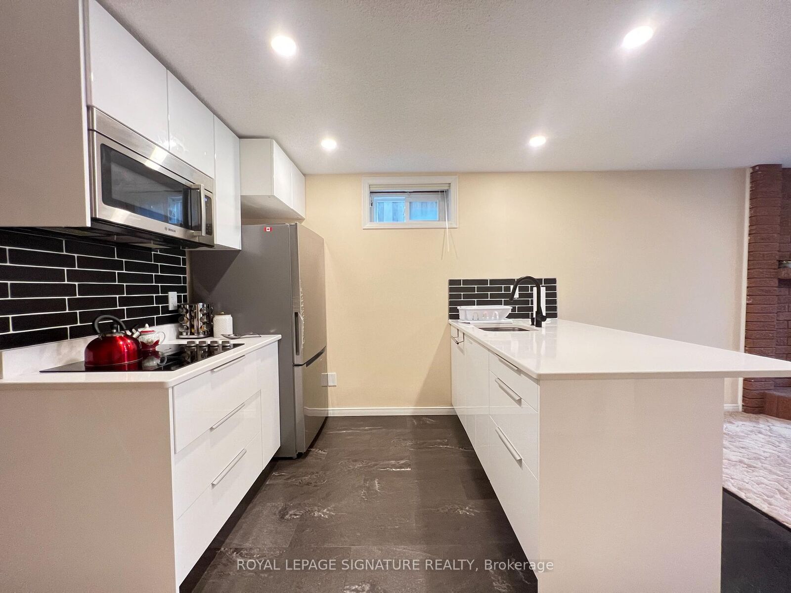 Property Photo:  12 Tanglewood Trail Bsmt  ON L3T 6V4 