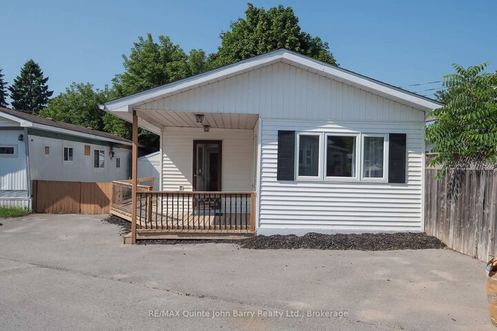 Photo de la propriété:  63 Whites Road 54  ON K8V 5P8 