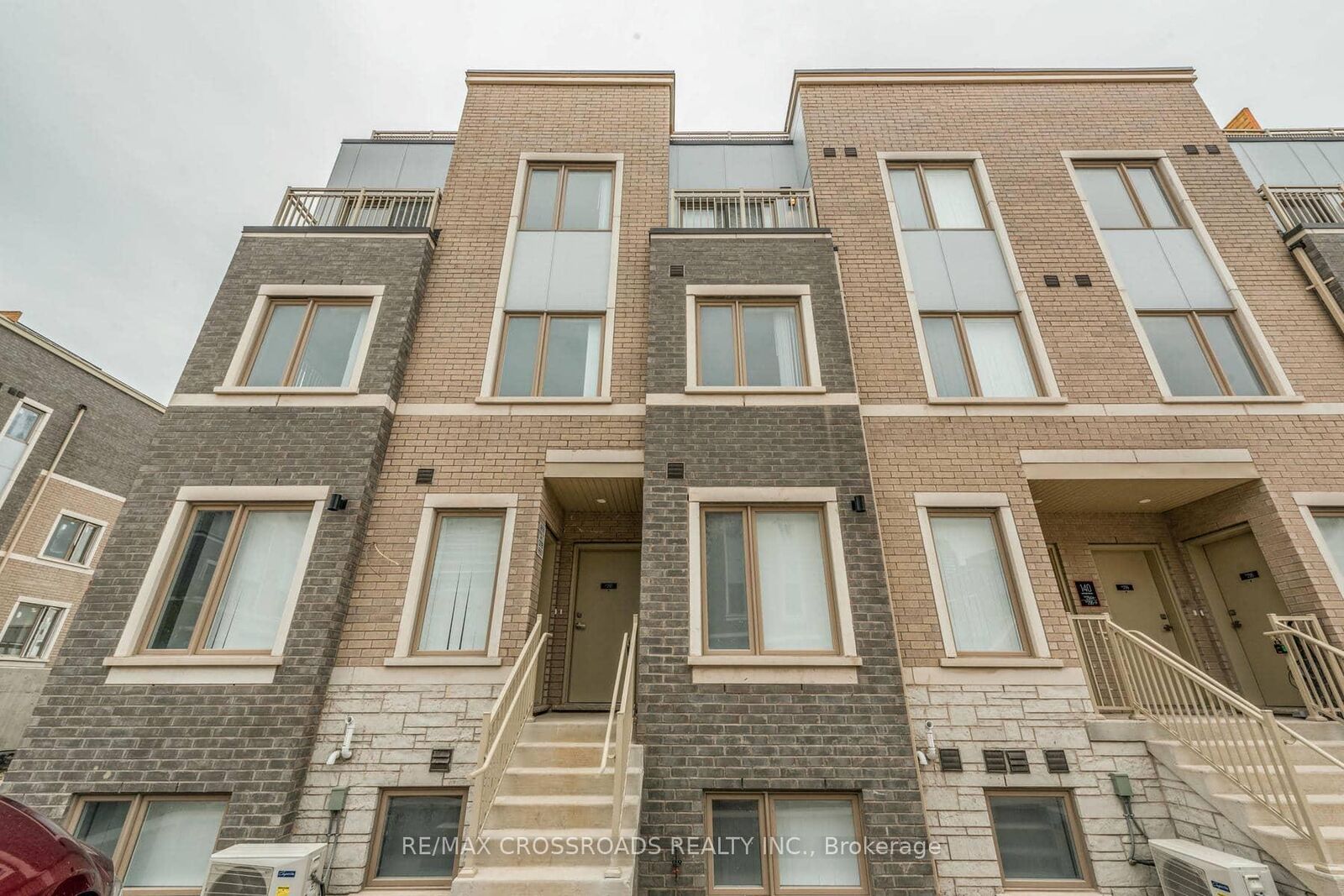Property Photo: 140 Honeycrisp Crescent 292 ON L4K 0N7