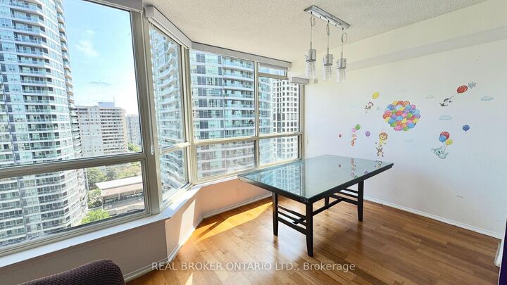 Property Photo: 55 Elm Drive W 1608 ON L5E 3J3