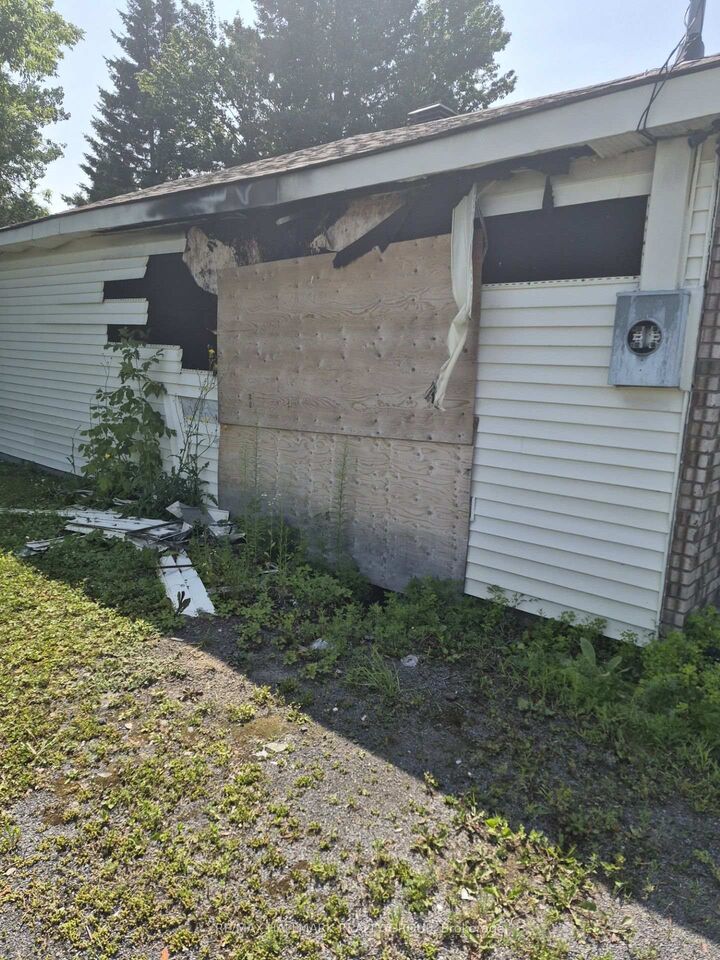 Property Photo:  9 Herbert Street  ON K0A 2M0 