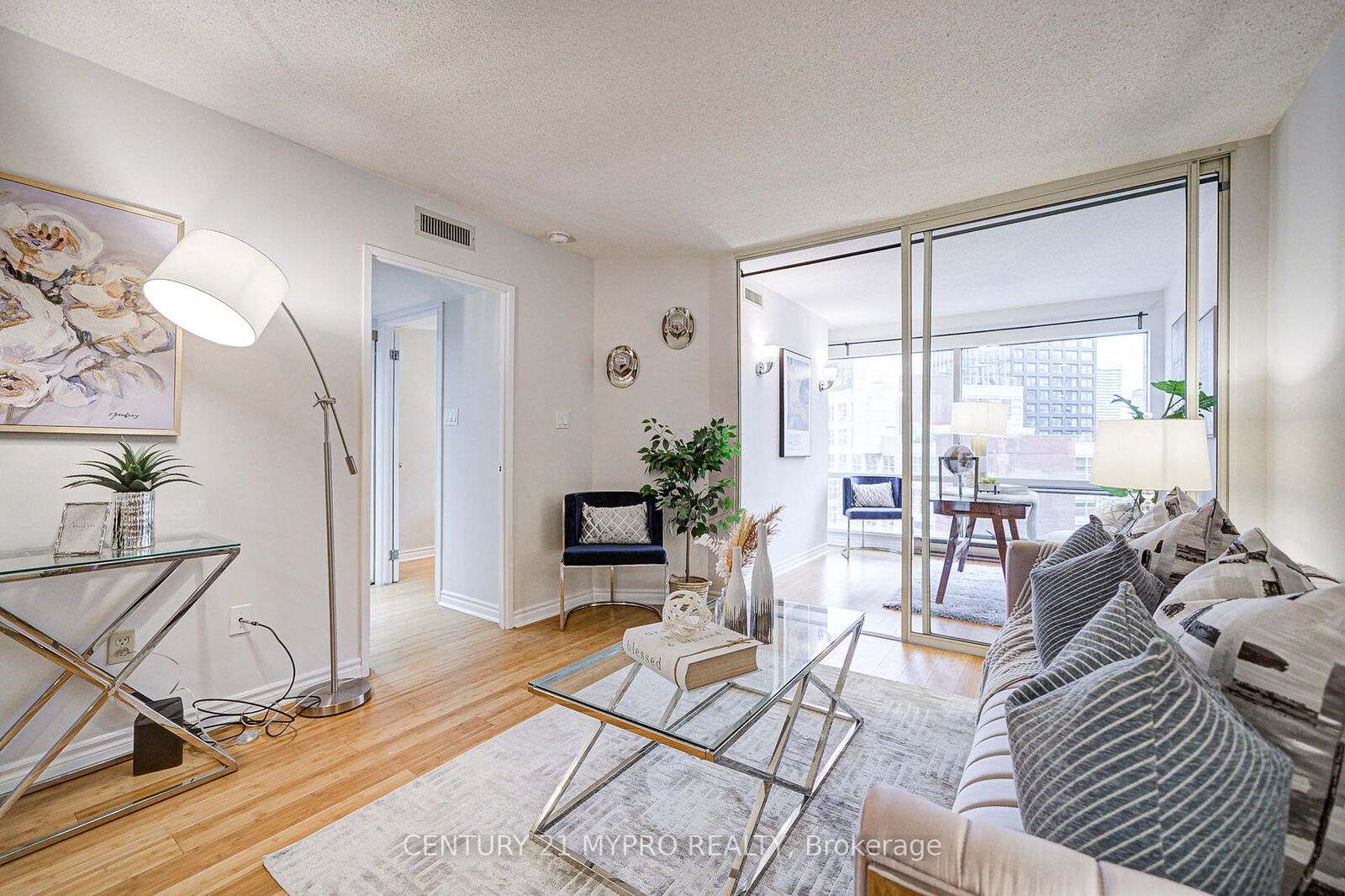 Property Photo: 1001 Bay Street 1506 ON M5S 3A6