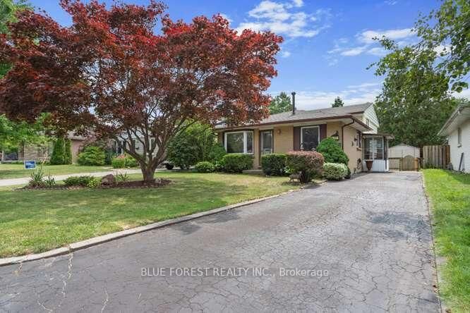 Property Photo: 27 Villeneuve Crescent ON N5V 1M7