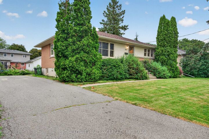 Property Photo: 267 Lakeview Avenue ON K7M 3V7