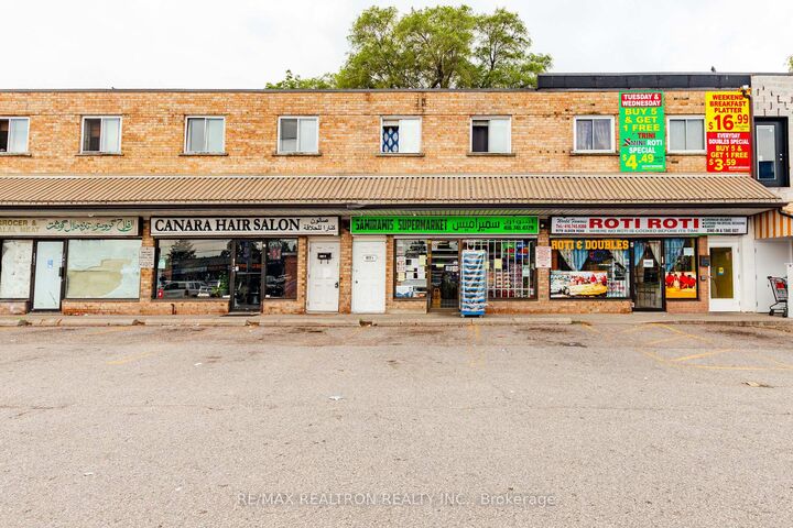 Property Photo:  975 Albion Road 975A  ON M9V 1A6 