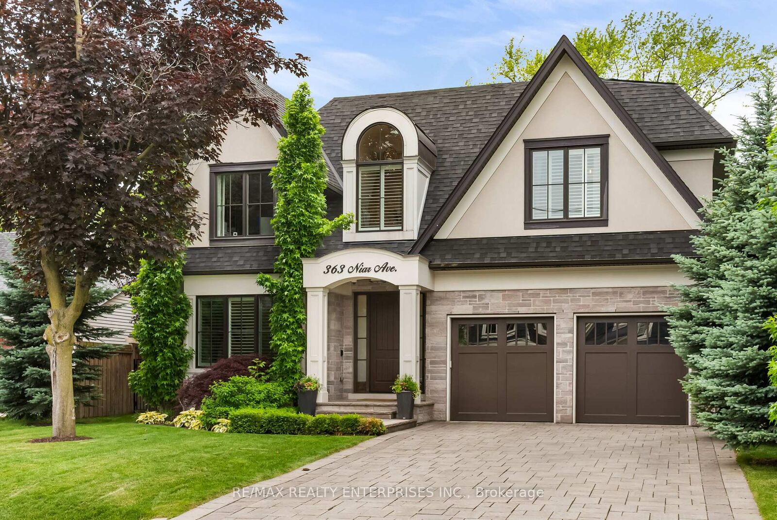 Property Photo: 363 Niar Avenue ON L5G 1W2