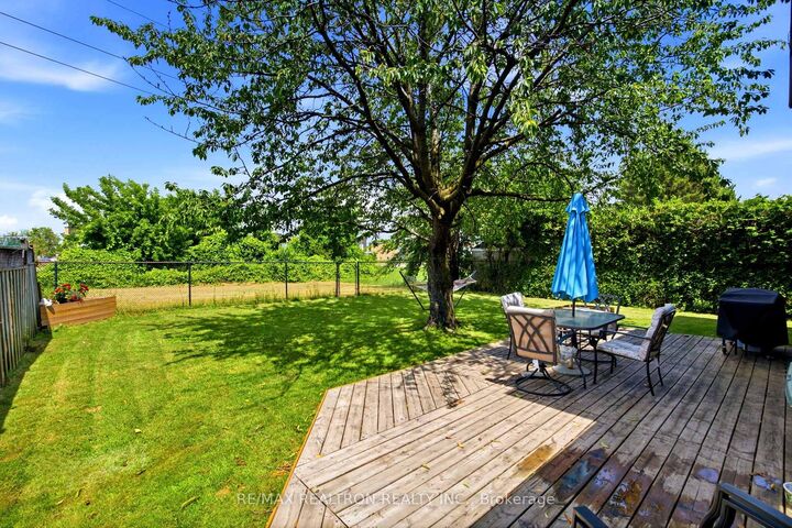 Property Photo: 1199 Melton Drive ON L4Y 4A9