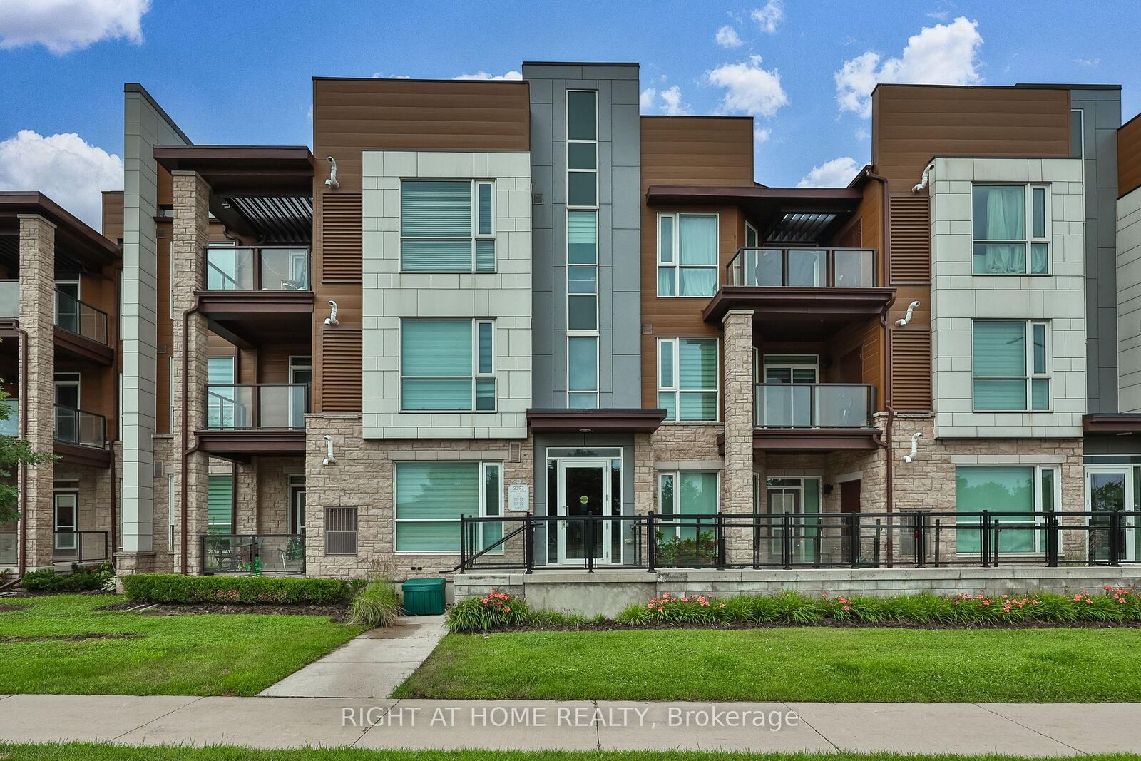 Property Photo:  2393 Bronte Road 308  ON L6M 1P5 