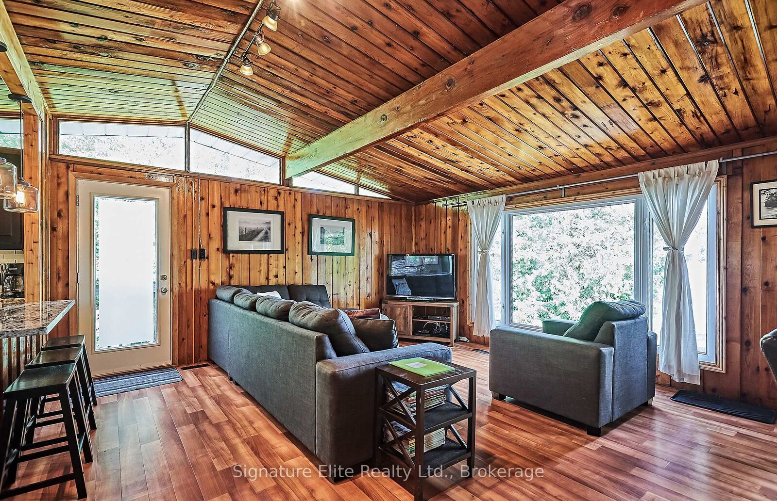 Property Photo:  155 Wychwood Crescent  ON K0M 1N0 