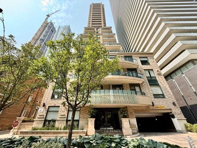 Property Photo: 35 Hayden Street 2604 ON M4Y 3C3