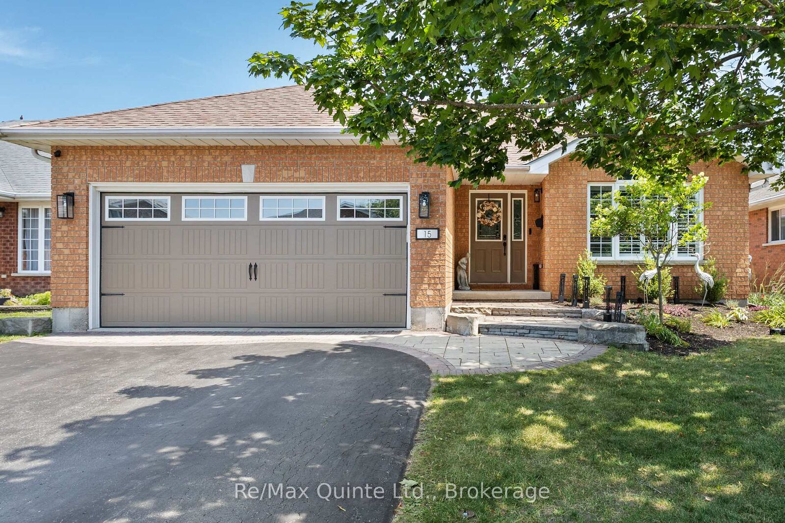 Property Photo:  15 Spruce Gardens  ON K8N 5W3 