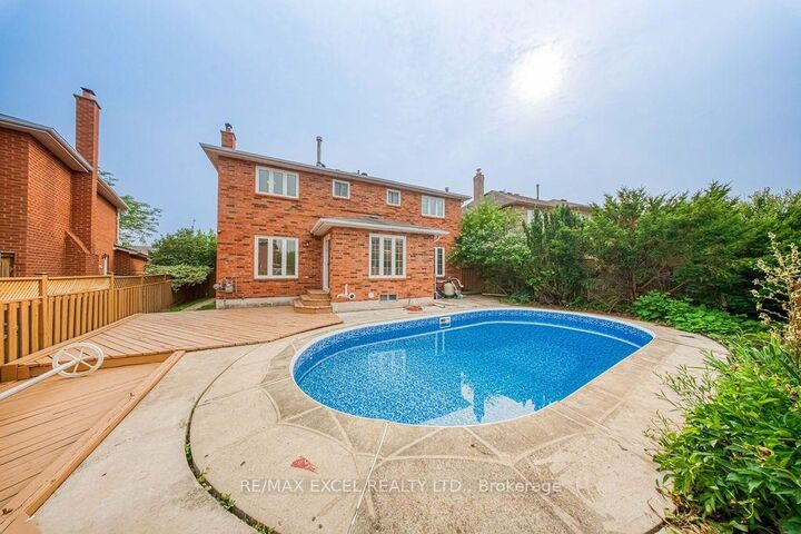 Property Photo: 2105 Oakmead Boulevard ON L6H 5C2