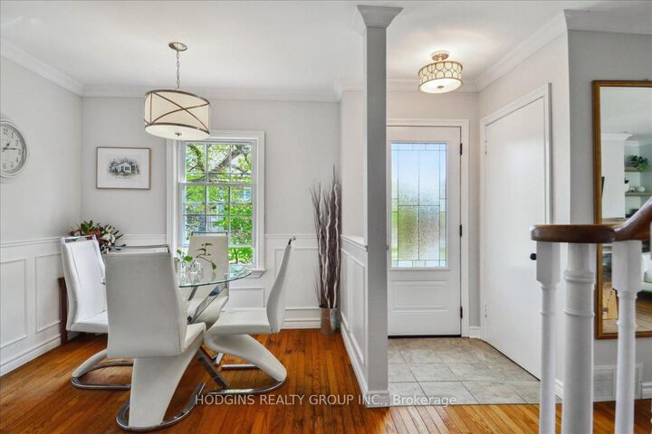 Property Photo: 65 Mineola Road E ON L5G 2E4