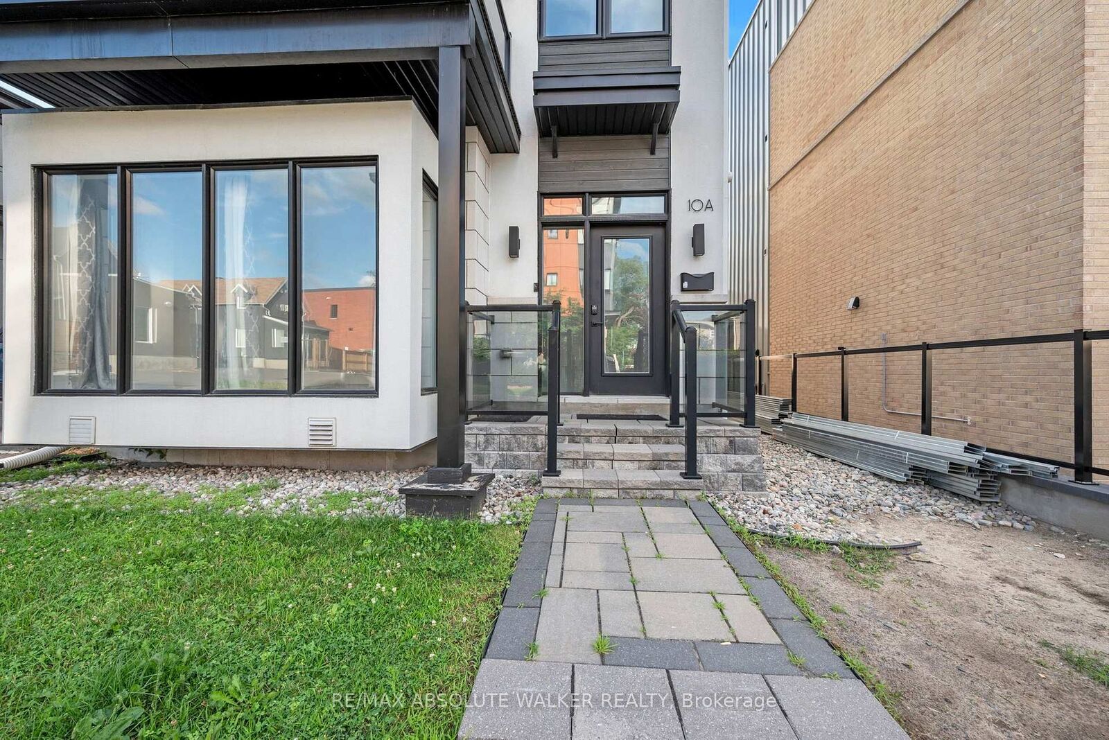 Photo de la propriété:  10 Chapleau Avenue A  ON K1M 1E3 