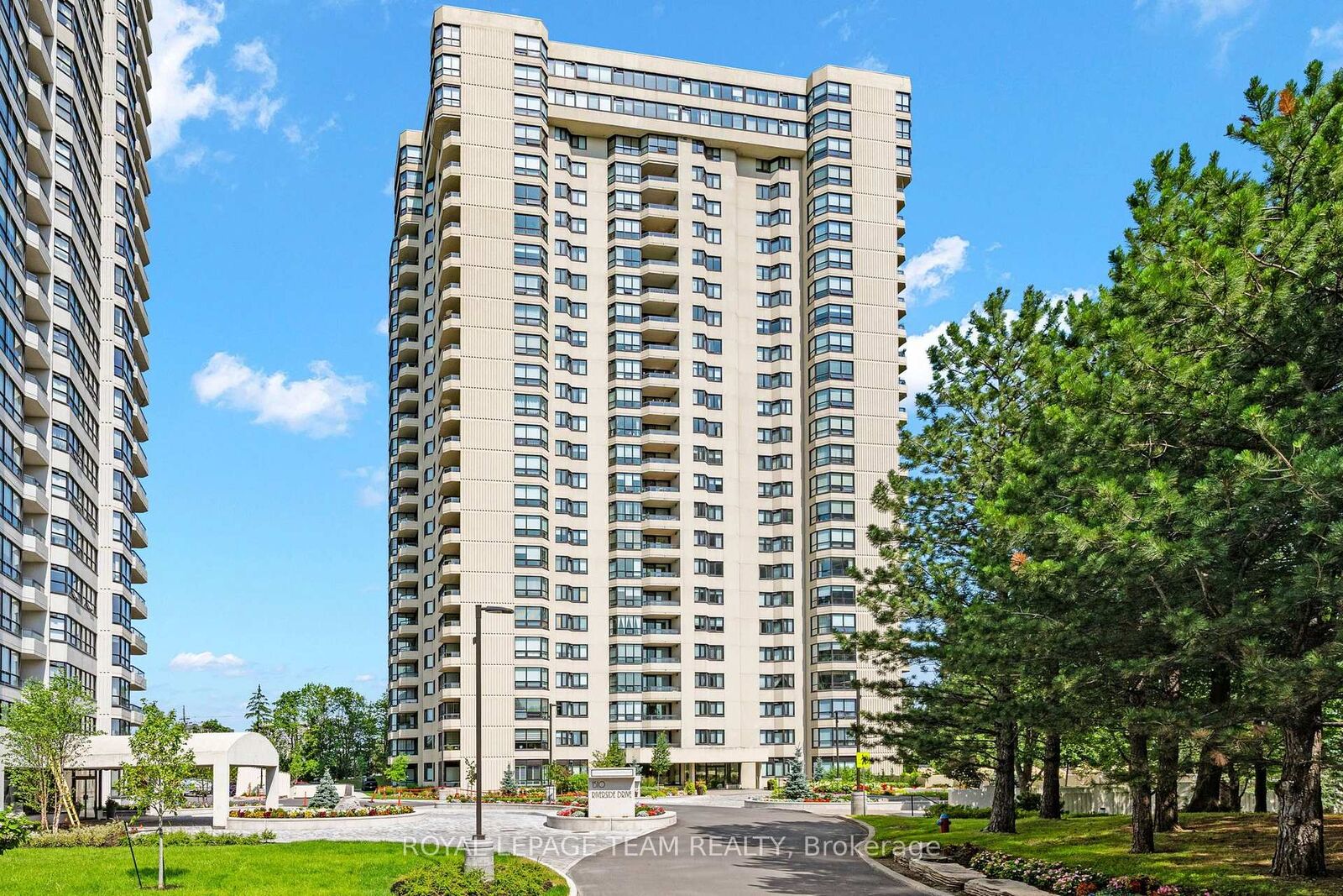Property Photo:  1500 Riverside Drive 2408  ON K1G 4J4 