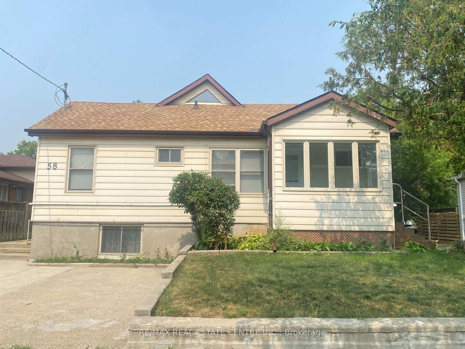 Property Photo: 58A Fifth Avenue ON N2C 1P4