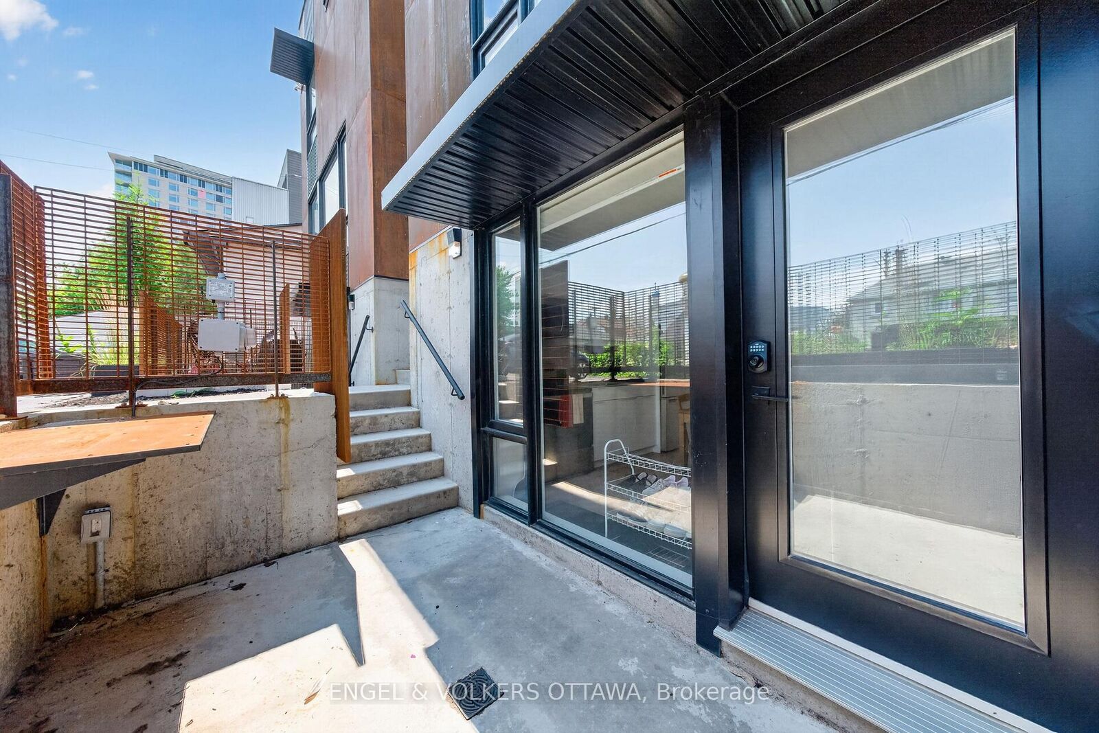 Property Photo:  117 Carruthers Avenue D  ON K1Y 1N4 