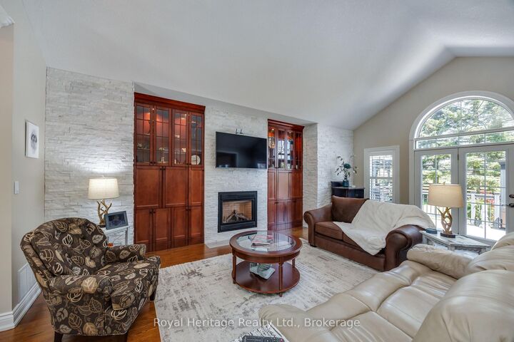 Property Photo: 465 Chalk Lake Road ON L9L 2C1